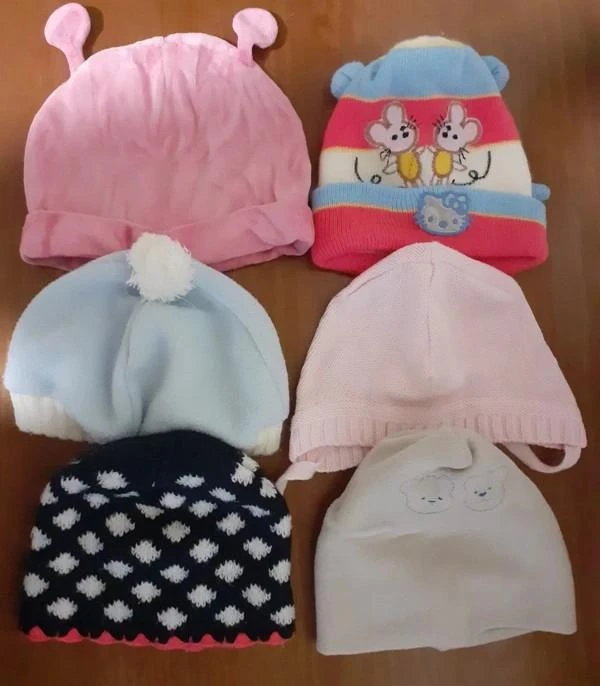 6 gorros de bebé